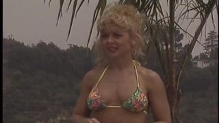 NINA HARTLEY POOLSIDE CLASSIC.